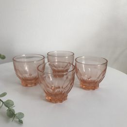 verres roses à digestif