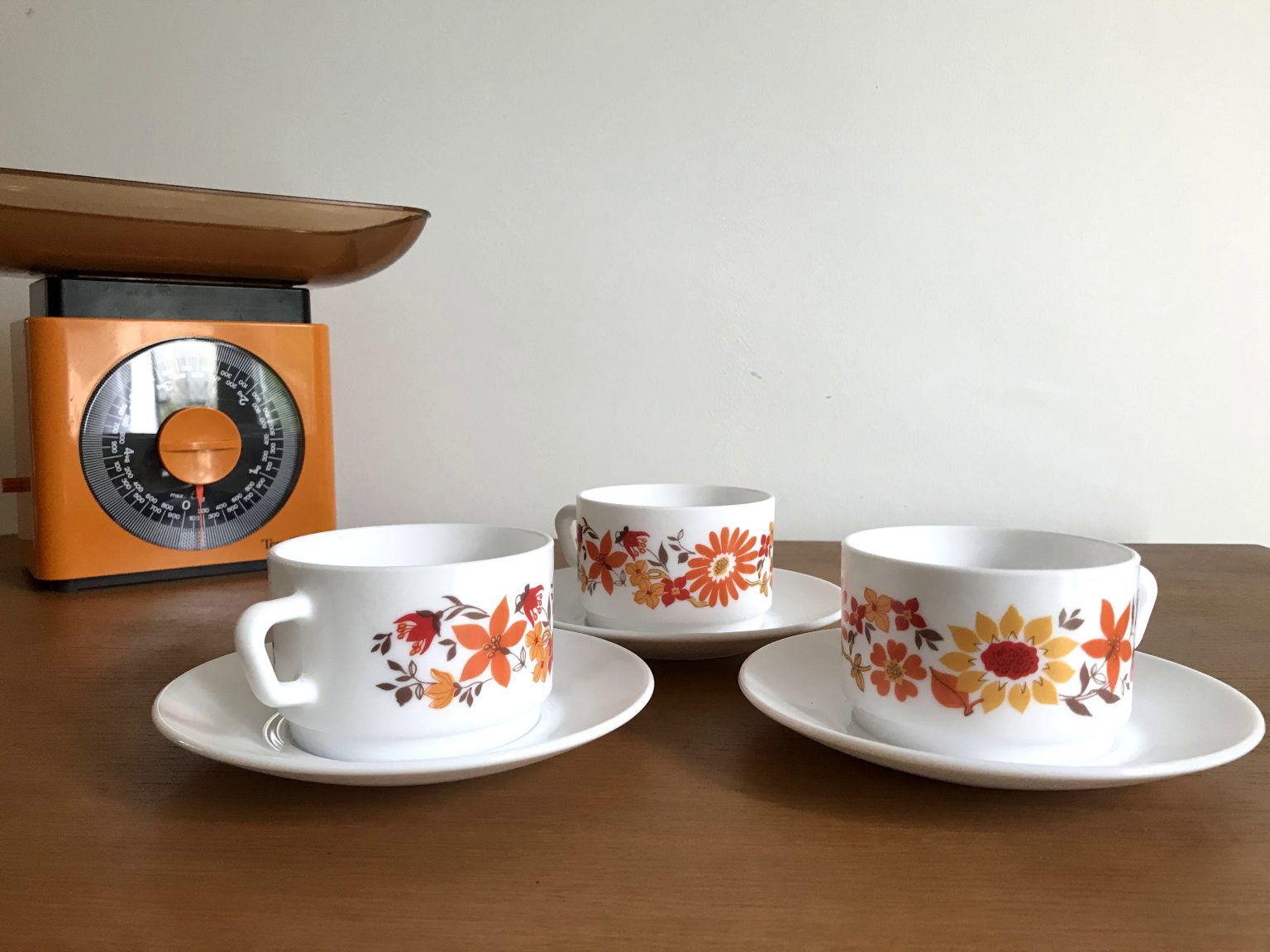 Lot De 2 Tasses Arcopal « Flore » Marguerite Tournesol Vintage 1970 Imgx2000 9524