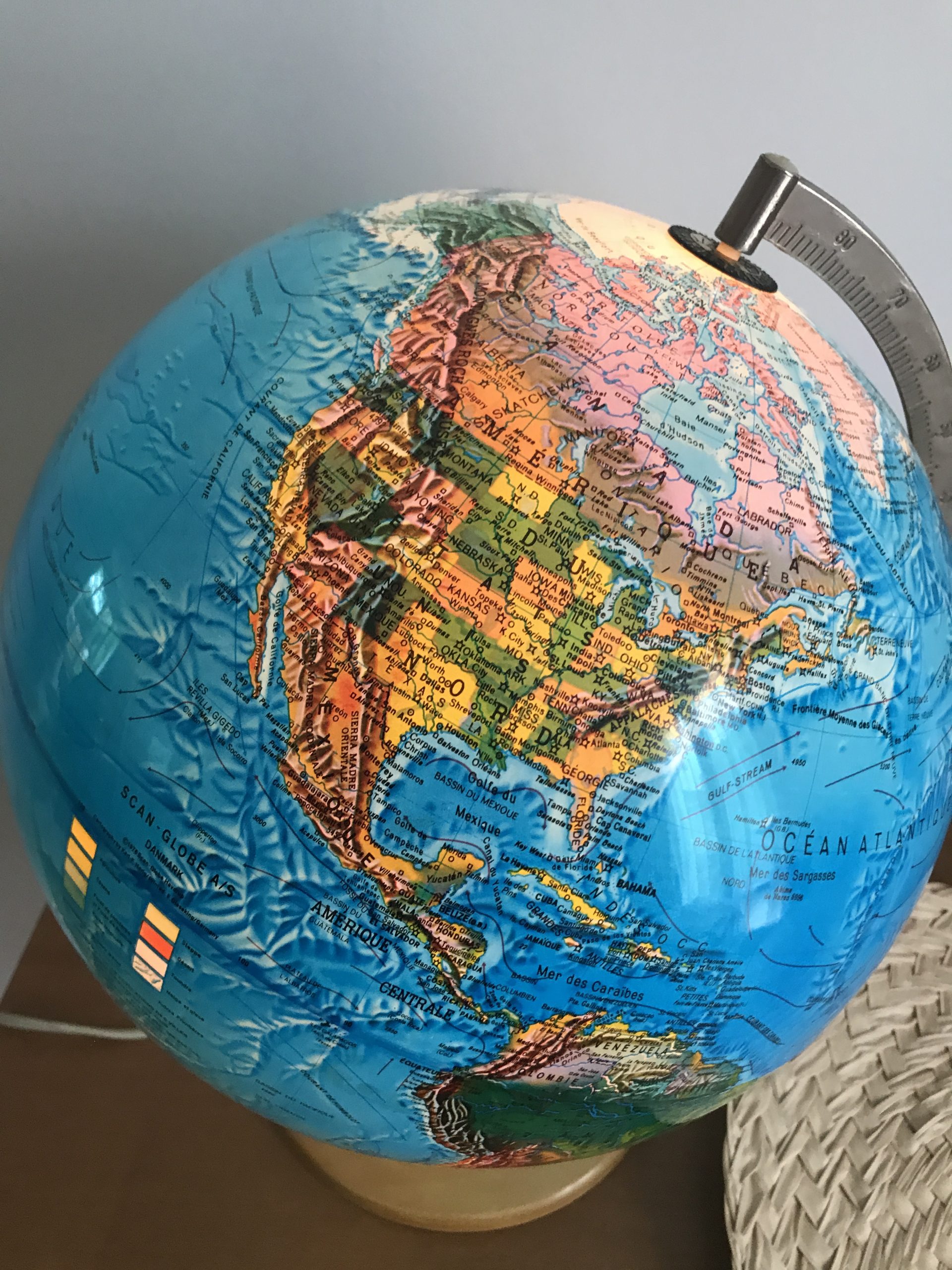 globe terrestre lumineux vintage pop scandinave ScanGlobe
