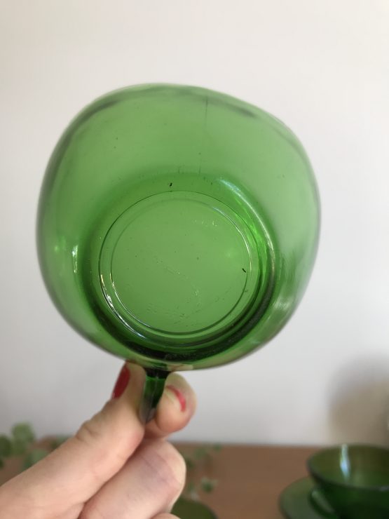 Set de 5 tasses et sous-tasse vertes en verre VERECO