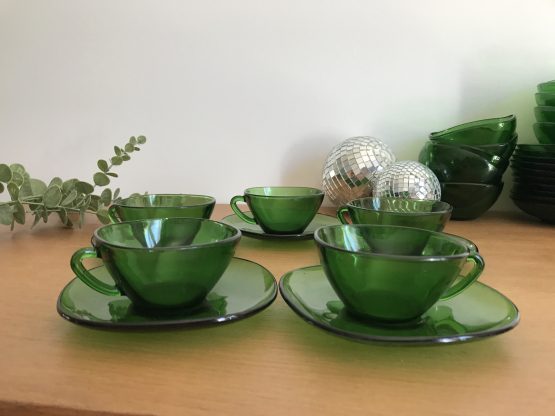 Set de 5 tasses et sous-tasse vertes en verre VERECO