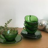6 tasses et sous tasses en verre vert à fleurs Vereco