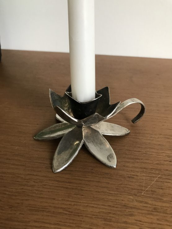 Bougeoir fleur en métal argenté