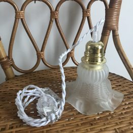 LAMPE BALADEUSE MODELE TULIPE EN VERRE POLI ET FIL BLANC