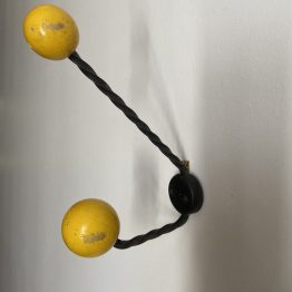 PATÈRE vintage 2 BOULES EN bois jaune