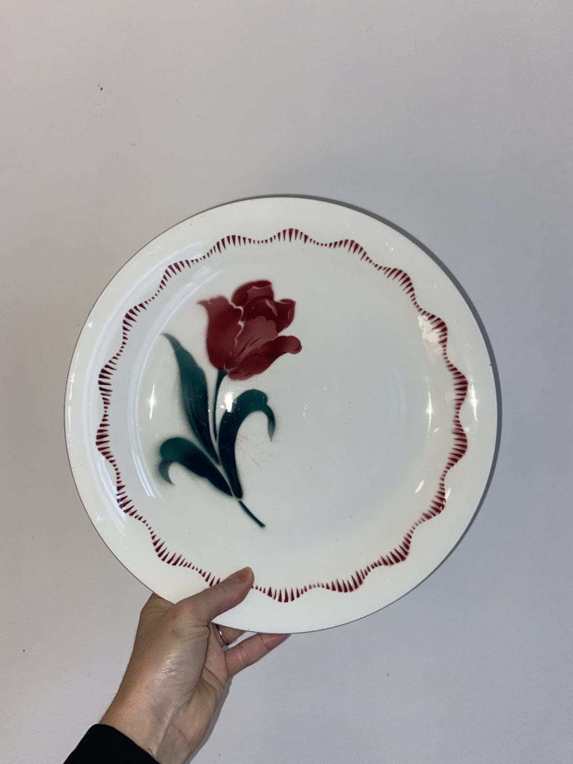 Ensemble de six assiettes en faïence de style chinois, Bordeaux, France