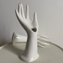 Main VINTAGE SOLIFLORE EN CÉRAMIQUE BLANCHE