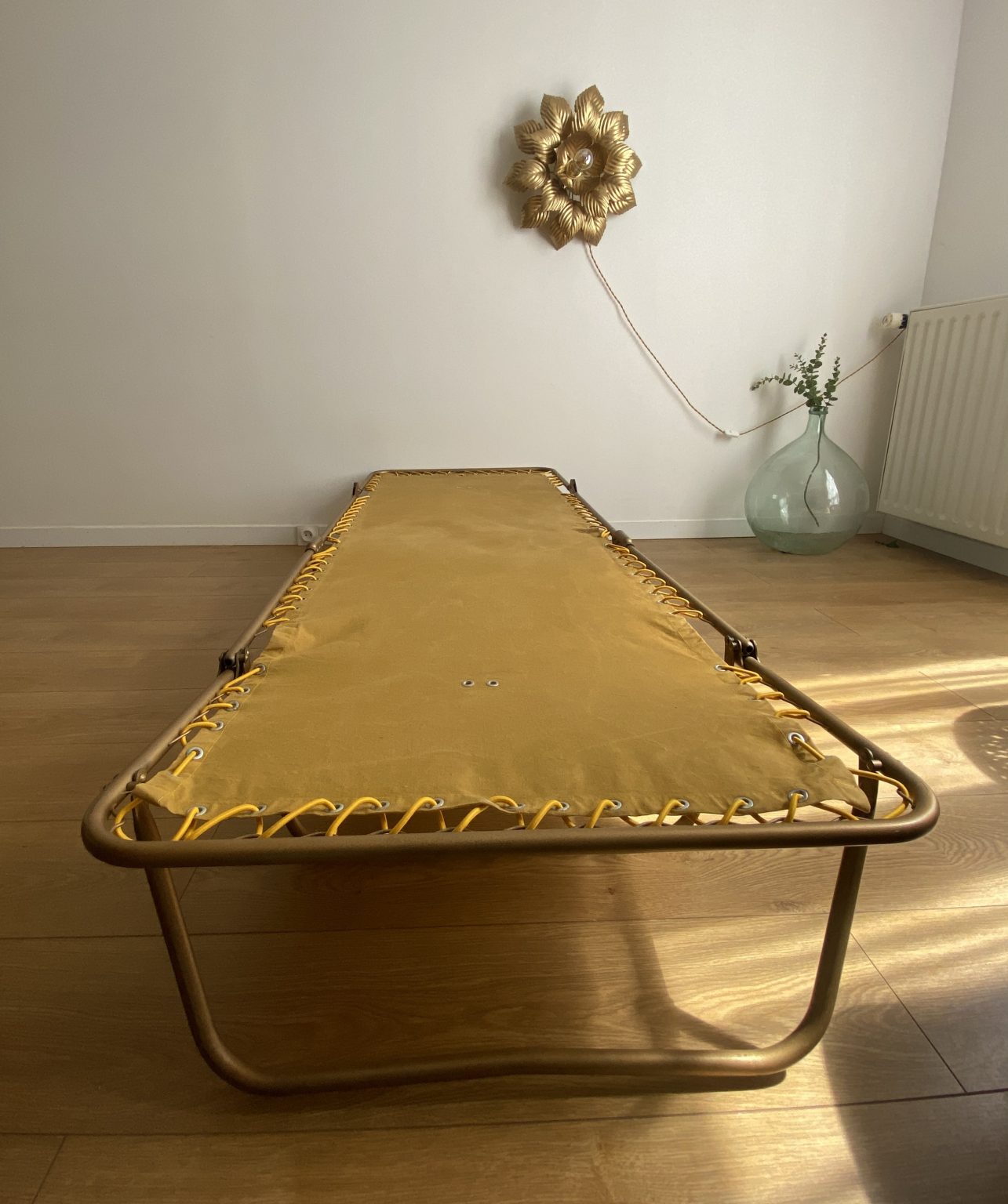 Lit De Camp Militaire Vintage Pliant En Bois - Beige - Portable Et Robuste