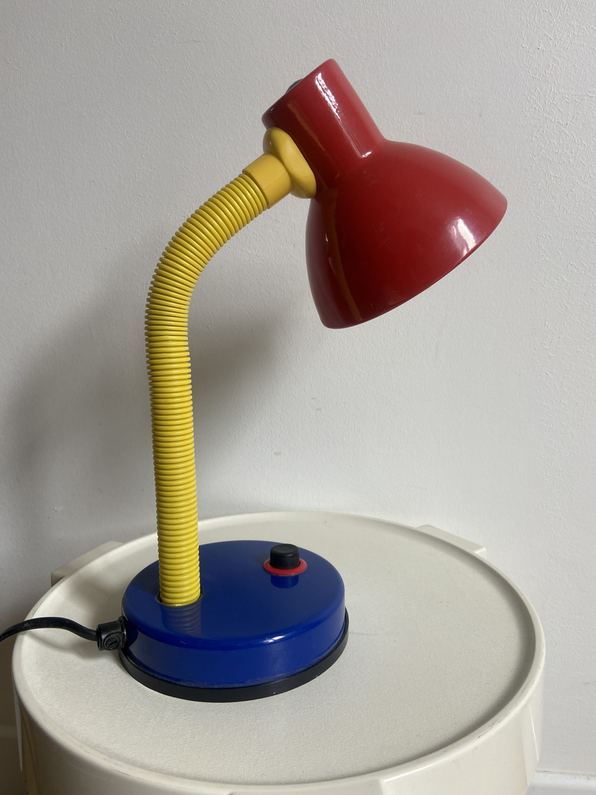 Lampe de bureau colorée esprit "Memphis Style"