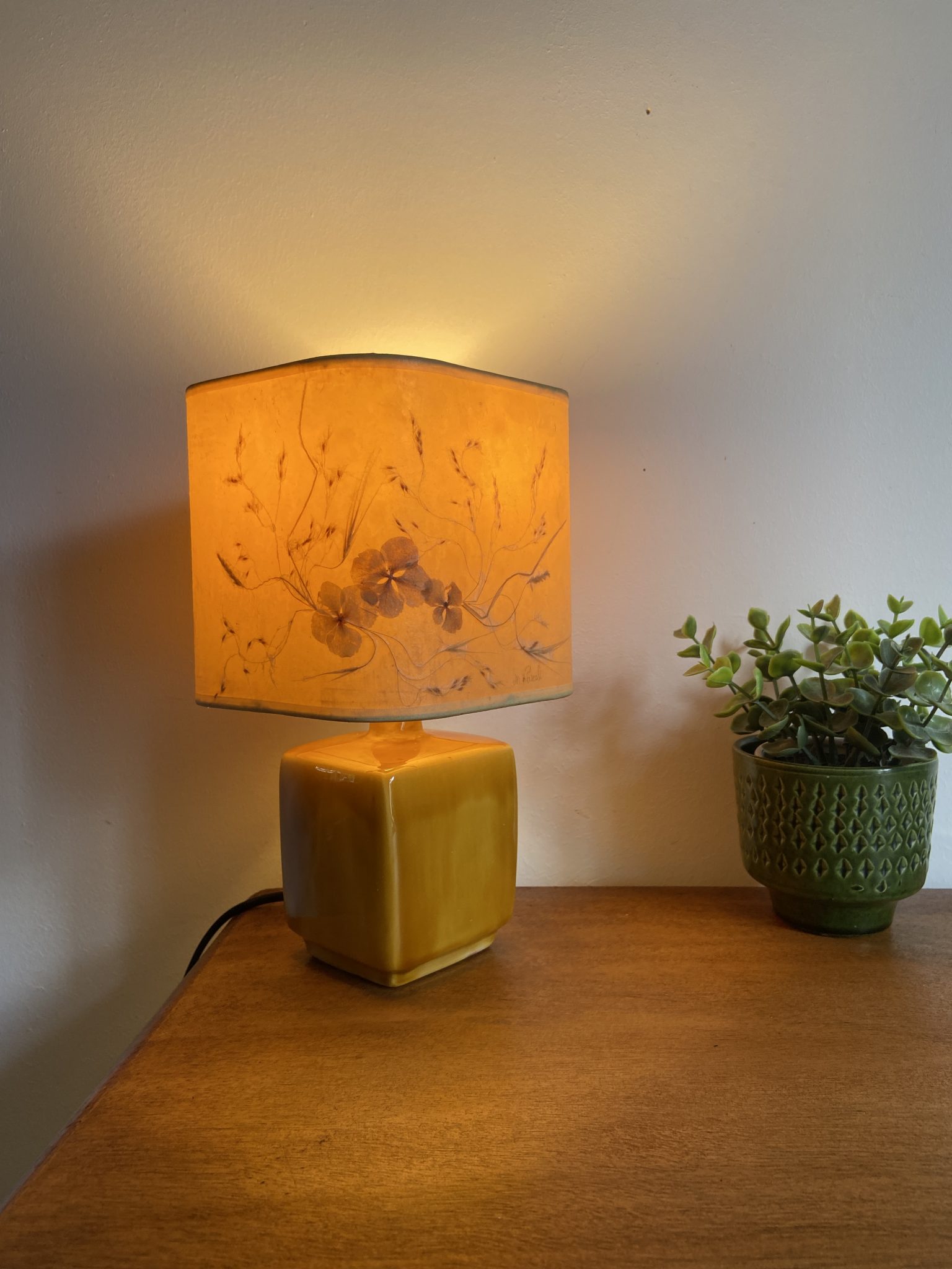 Recherche : ancienne lampe en cuivre avec sa lanterne a butin paris
