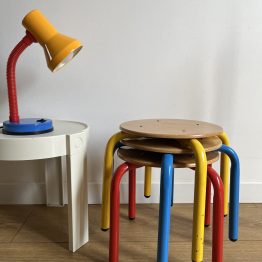 VENDU - Trio de tabourets d'école en bois et métal coloré
