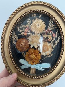 Cadre Mural Vintage Verre Bombé - Velours Rouge à Motif Floral - 23,5x17 Cm