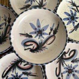 VENDU - Set de 6 assiettes vintage à dessert en terre cuite emaillée décor floral style Vallauris