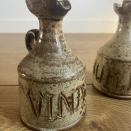 Set à condiments pichets huile et vinaigre en grès du marais vers 1960