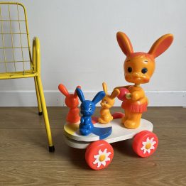 Ancien jouet à tirer musical et mobile des années 60