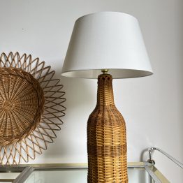 Lampe bouteille en osier