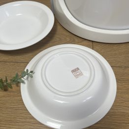 Paire d'assiettes creuses crées à Gien pour PRISUNIC